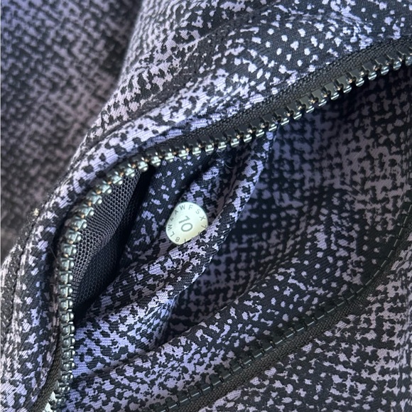 Lululemon Define Jacket - Pixel
Print Purple Quartz Black - Picture 6 of 6
